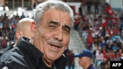 L'entraîneur tunisien Faouzi Benzarti lors du match du Groupe J des éliminatoires de la CAN 2019 entre la Tunisie et le Niger au stade olympique de Radès à Radès, le 13 octobre 2018.