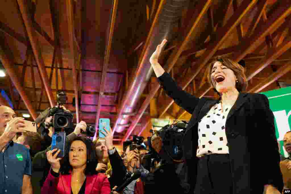 Democratic Presidential Candidate Senator from Minnesota Amy Klobuchar speaks to guests during a Super Bowl game party stop at a restaurant on February 2, 2020 in Johnston, Iowa. (Photo by kerem…