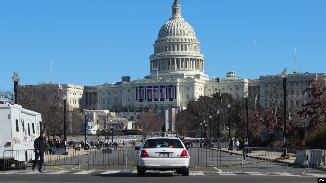 Por seguridad, las principales vías de acceso al Capitolio estarán cerradas desde el sábado hasta el lunes por la noche. [Foto: Iscar Blanco, VOA]