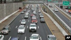 Traffic on the SW Freeway for the Thanksgiving Holiday in Washington, D.C., 25 Nov 2009