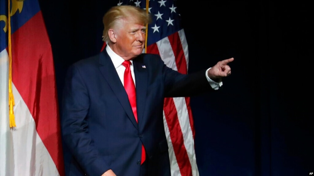 Mantan Presiden Donald Trump saat berbicara di Konvensi Partai Republik Carolina Utara, 5 Juni 2021, di Greenville. (Foto: AP)