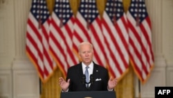 조 바이든 대통령이 16일 백악관에서 아프간 상황에 관한 대국민 연설을 하고 있다. 