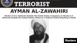 Thủ lĩnh al Qaeda Ayman al-Zawahiri xuất hiện trong một poster truy nã gắt gao nhất của FBI.
