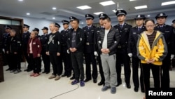 中国河北邢台法院2019年11月7日判处向美国走私贩运芬太尼的9人的刑罚。