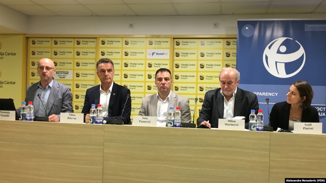 Predstavnici lokalnih vlasti, USAID i Transparentnost Srbija (TS) na predstavljanju Indeksa transparentnosti lokalne samouprave, Foto: VOA