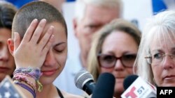 Emma Gonzalez lokacin da ta ke magana.