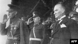 Rza şahın 1934-cü ildə Atatürklə görüşündə azərbaycan Türkçəsində danışmasının videosu