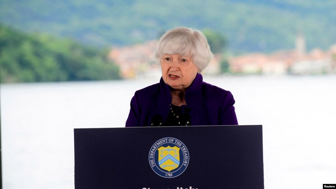 Menteri Keuangan AS Janet Yellen dalam konferensi pers menjelang Pertemuan Menteri Keuangan dan Gubernur Bank Sentral G7 di Stresa, Italia, 23 Mei 2024. (REUTERS/Massimo Pinca)