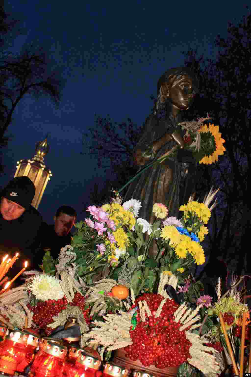 У национального Комплекса-монумента жертвам голодоморов в Киеве