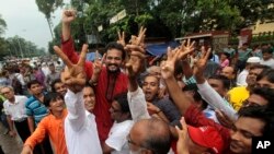 孟加拉国示威者在首都达卡举行抗议活动，反对判处反对党领导人莫拉死刑。