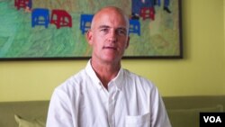 Silas Everett, country director of the Asia Foundation at his office in Phnom Penh, Cambodia, February 4th, 2016. (Nov Povleakhena/VOA Khmer)