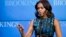 La esposa del presidente Barack Obama, Michelle Obama, dijo que lo mejor que se le puede heredar a los niños y niñas es una buena "educación".