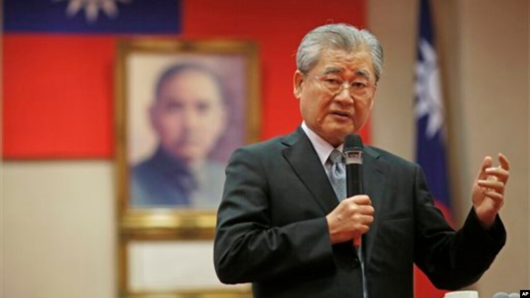 Taiwan's Premier Mao Chi-kuo speaks to the foreign media last year. He has offered to resign because of his party's losses in elections Saturday.