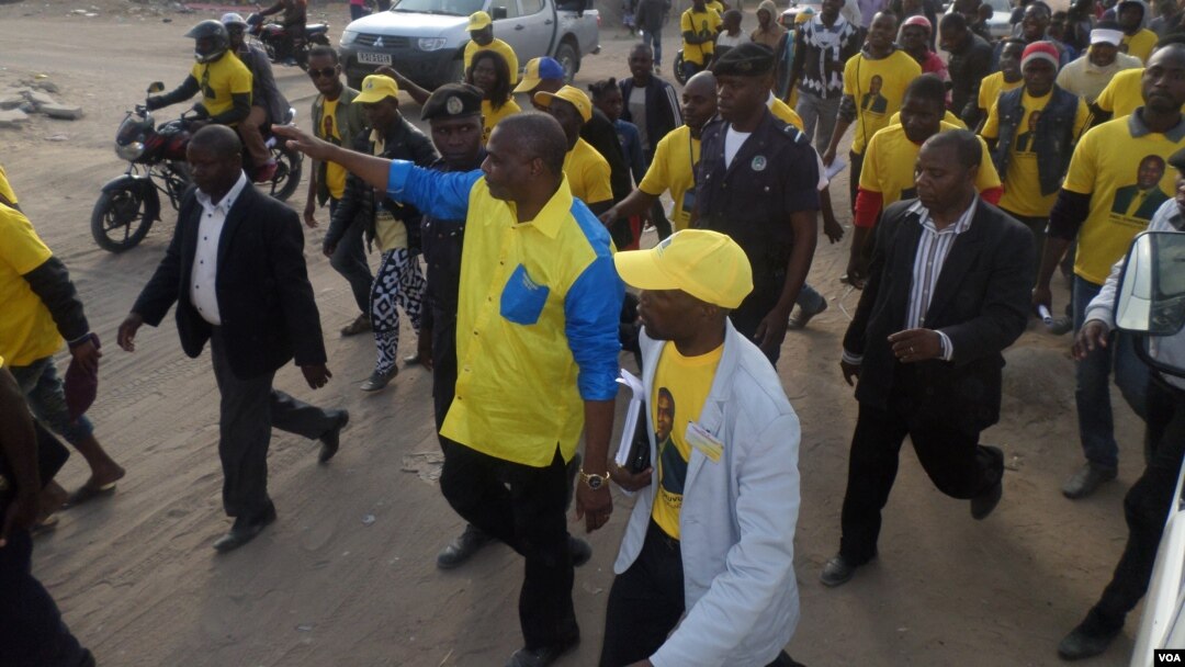 Angola Abel Chivukuvuku CASA CE no Namibe