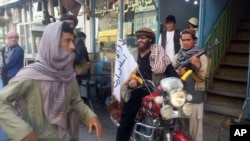 افغان طالبان قندوز شہر میں (فائل فوٹو)