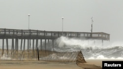 L'Atlantique déchaîné dimanche à Ocean City, dans l'Etat du Maryland.