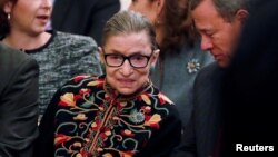 La jueza Ruth Bader Ginsburg estuvo ausente de la corte en enero mientras se recuperaba de una cirugía. 