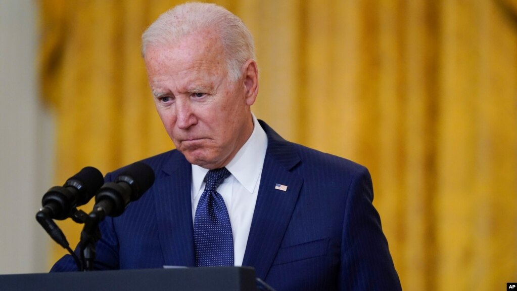 Tổng thống Joe Biden, tại Tòa Bạch Ốc, ngày 26/8/2021, nhận xét về hai vụ đánh bom tại phi trường Kabul. 