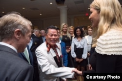 Vietnamese-American entrepreneur Kieu Hoang meets with Ivanka Trump, senior adviser to her father, President Donald Trump. Hoang has donated $10 million to help Harvey and California flooding victims rebuild. (Photo courtesy of The Ronald Reagan Presidential Foundation and Institute)