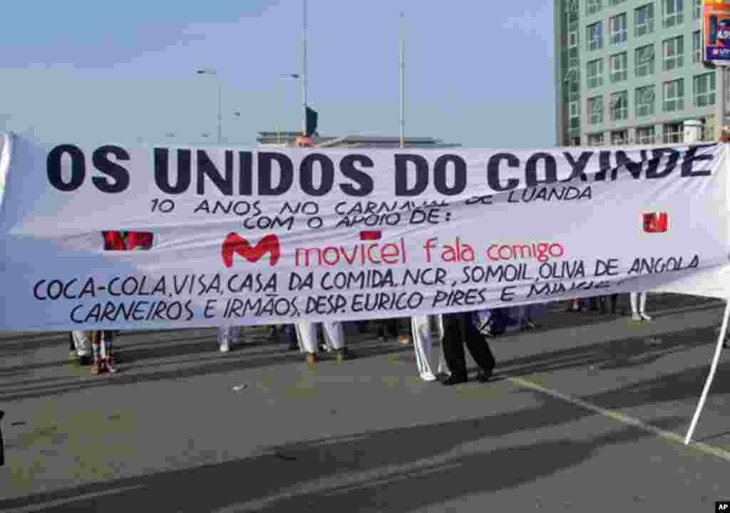 Desfile de Carnaval do Chá de Caxinde sobrevive com o patrocínio de mecenas empresariais