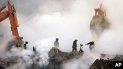 Bomberos y rescatistas se vieron expuestos al humo y a elementos tóxicos en sus labores en el World Trade Center.