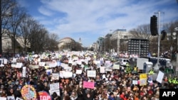 En images : Mobilisation de jeunes contre les armes à feu à travers les Etats-Unis