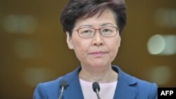 Carrie Lam donne une conférence de presse à Hong Kong, le 9 juillet 2019. 