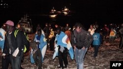 Përleshje të dhunshme në Bari mes azilkërkuesve dhe policisë