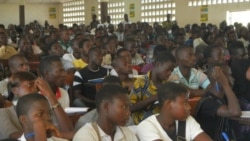 Des élèves d'une école secondaire au Togo.