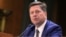 资料照片：美国国家情报总监杰伊·克莱顿(Jay Clayton)在国会听证会上作证。特朗普总统已任命克莱顿兼任政府人工智能主管，领导新设立的“超级智能工作组”。(2026年7月15日)