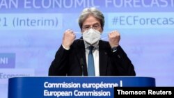 Evropski komesar za ekonomiju Paolo Đentiloni na konferenciji za medije u Briselu, 11. februar 2021. (Foto: Reuters) 