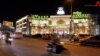 ទិដ្ឋភាពកាស៊ីណូ​មួយ​កន្លែង​នៅ​ខេត្តព្រះសីហនុ ប្រទេសកម្ពុជា ដែល​ត្រូវបាន​ដក​ស្រង់​ចេញ​ពី​សេចក្តីរាយការណ៍ជាវីដេអូ​អំពី​ការ​វិនិយោគចិន​នៅ​កម្ពុជា​ដោយ​ស្ថានីយទូរទស្សន៍ Channel News Asia។ (រូបថតដកស្រង់ពីវីដេអូ)