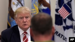 Trump ha sugerido un cambio en el comando militar en Afganistán, donde Estados Unidos libra una guerra desde hace casi 17 años.