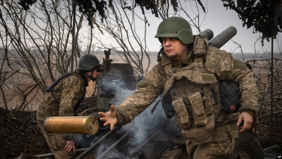 Ukraine iravuga ko ikeneye byihutirwa abasirikari ku rugamba