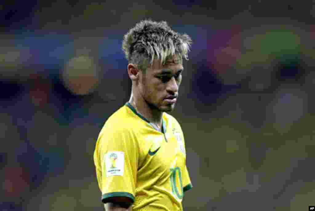 Braziliyalik futbol yulduzi Neymar Meksikaga qarshi kechgan o&#39;yinda, Fortaleza, Braziliya, 17-iyun, 2014-yil.