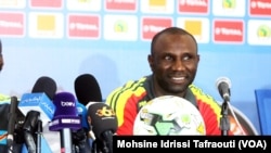 Florent Ibenge, sélectionneur de l'équipe de la RDC, s'est exprimé pendant la conférence de presse d'avant-match, à Oyem, au Gabon, le 15 janvier 2017.