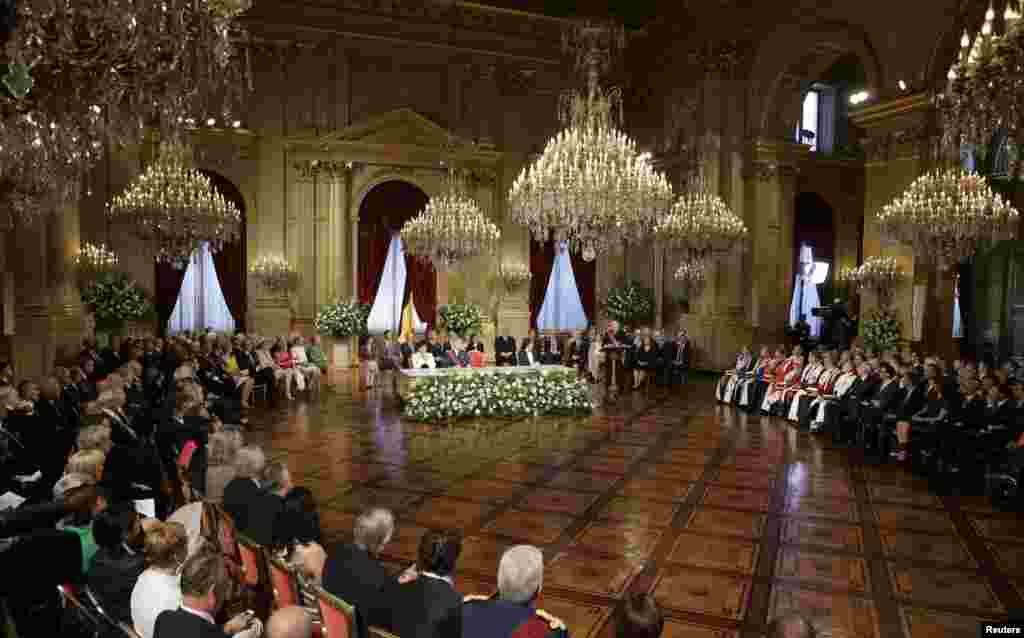 King Albert II of Belgium delivers an abdication speech during a ceremony at the Royal Palace on Belgian National Day in Brussels, July 21, 2013.