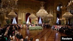 Belgijski kralj Albert u kraljevskoj palati predao presto svom sinu princu Filipu. 21. juli, 2013.