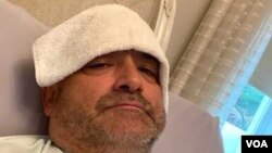 Carlos Gavidia me kompresa të ftohta në ballë (Marrë nga Carlos Gavidia)