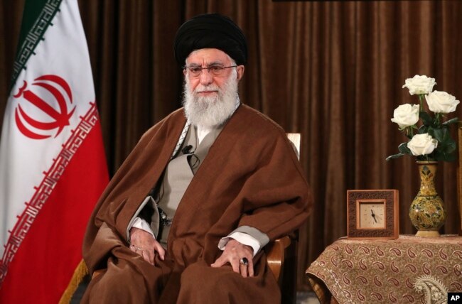 ایران کے رہبرِ اعلیٰ علی خامنہ ای۔ (فائل فوٹو)