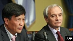 Ministar rudarstva i energetike Srbije Petar Škundrić i ambasador Kine u Srbiji Vei Djinghua