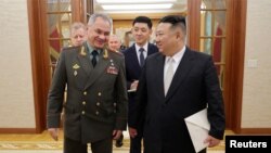 朝鲜最高领导人金正恩星期三（7月26日)会见了来访的俄罗斯国防部长谢尔盖·绍伊古。