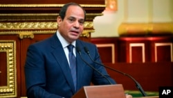 Le président égyptien Abdel-Fattah el-Sissi, s'adresse à la chambre après sa prestation de serment pour un second mandat de quatre ans, au Caire, le 2juin 2018.