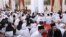 Suasana berbuka bersama Presiden Joko Widodo dengan anak yatim dalam Peringatan Nuzulul Quran di Istana Negara Jakarta Senin 12 Juni 2017 (foto: Biro Pers Kepresidenan)