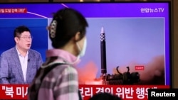پرتاب سه موشک، از جمله یک موشک بالستیک قاره‌پیما، توسط کره شمالی (آرشیو)