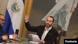 El presidente de El Salvador, Nayib Bukele, dijo además que se han identificado 18 casos sospechosos. [Foto Cortesía Secretaría de Prensa Presidencia]