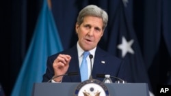 រូបឯកសារ៖ លោក ចន ឃែរី (John Kerry) រដ្ឋ​មន្ត្រី​ការបរទេស​សហរដ្ឋ​អាមេរិក ថ្លែង​សុន្ទរកថា​ស្តីពី​គោលនយោបាយ​អន្តរជាតិ កាល​ពី​ថ្ងៃពុធ ទី១៣ ខែ​មករា ឆ្នាំ​២០១៦។ (AP/Evan Vucci)