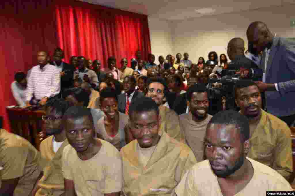 Activistas em tribunal I sessão. Luanda, Angola. Nov 16, 2015