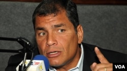 El presidente Rafael Correa dijo que para superar el impasse diplomático existen varios caminos.