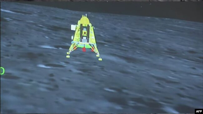 This handout screen grab taken and received from the live feed of Indian Space Research Organisation (ISRO) website on August 23, 2023, shows the successful lunar landing of Chandrayaan-3 spacecraft on the south pole of the Moon. (Photo by ISRO / AFP)